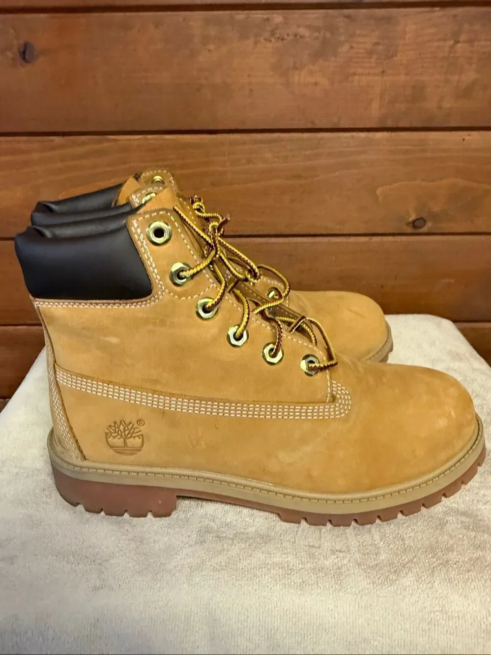 Timberland Boys Sz 6 Premium 6-Inch Waterproof Boots Wheat Nubuck